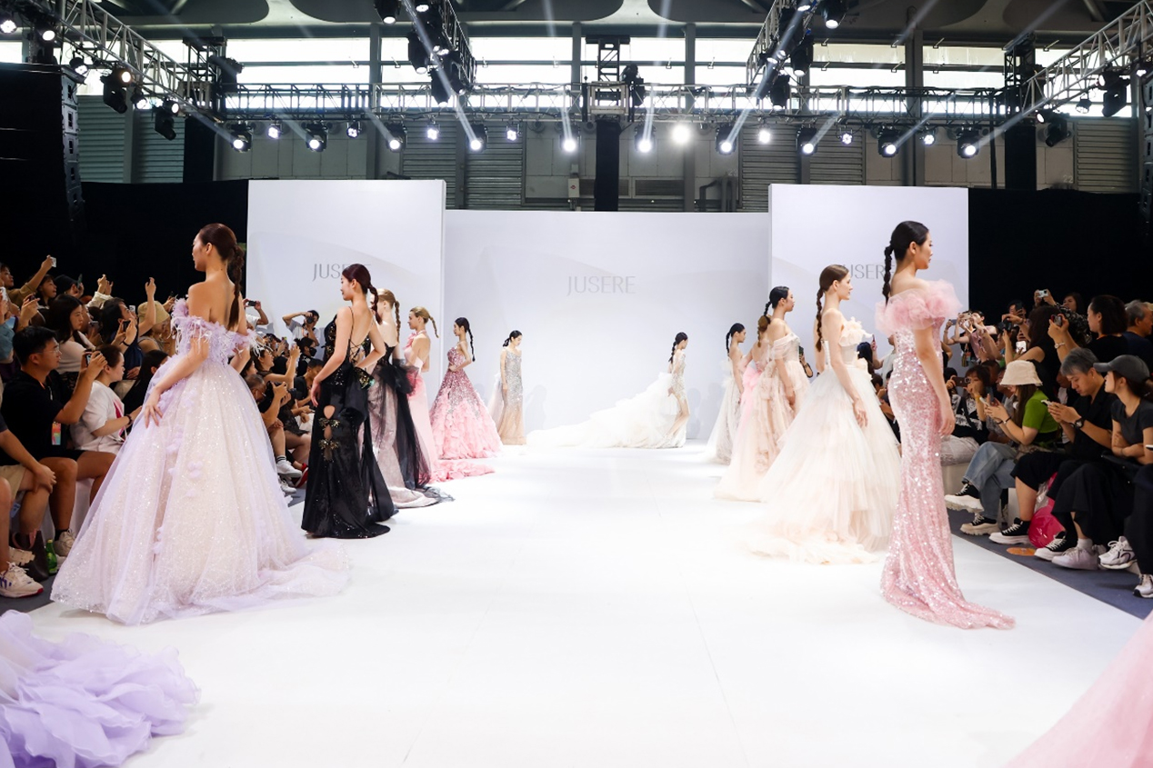 秀場直擊 | 2023上海婚紗禮服展新品發(fā)布秀首日回顧
